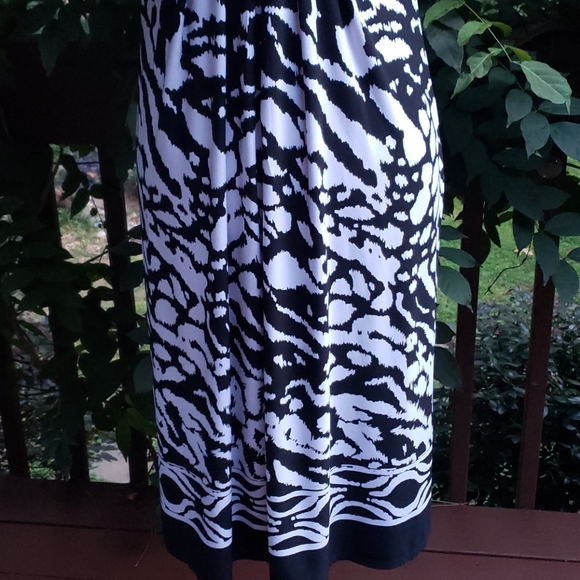 AB Studio Black & White Easy Dress Size Medium - Picture 4 of 10